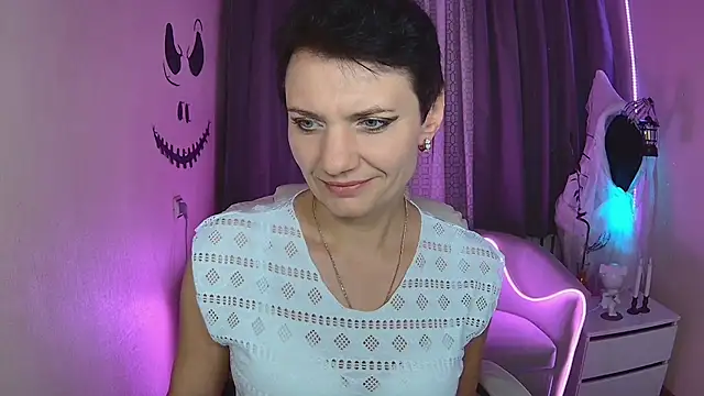 AvaSaturnian online show from 10.26.25