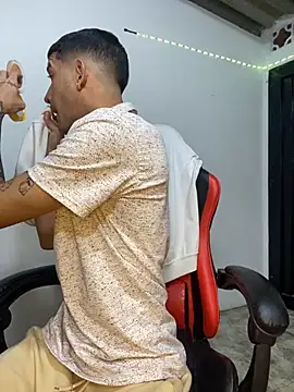 Snapshot of dilan_abraham12 chatting on 11.05.25 dilan abraham12 online show from 11.05.25