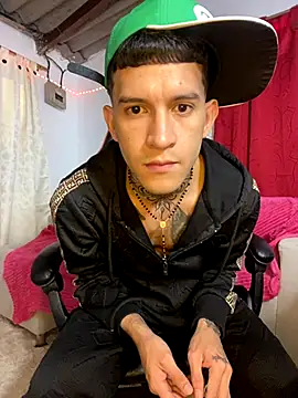 Snapshot of dilan_abraham12 chatting on 11.07.25 dilan abraham12 online show from 11.07.25