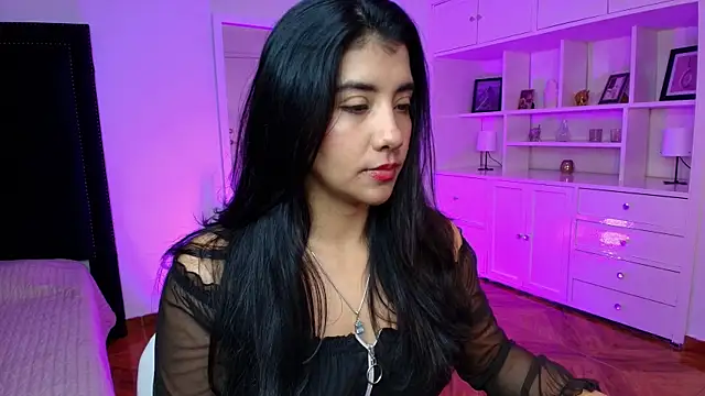 Snapshot of nina_moen chatting on 10.03.25 nina moen online show from 10.03.25