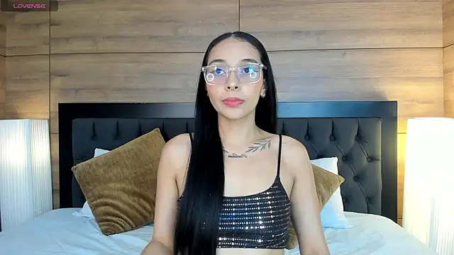 Roseaurora online show from 03.23.26