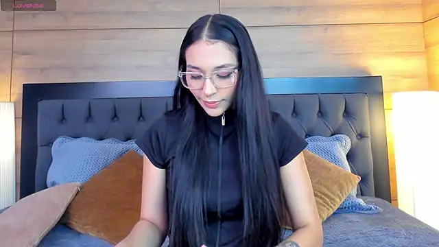 Roseaurora online show from 04.06.26