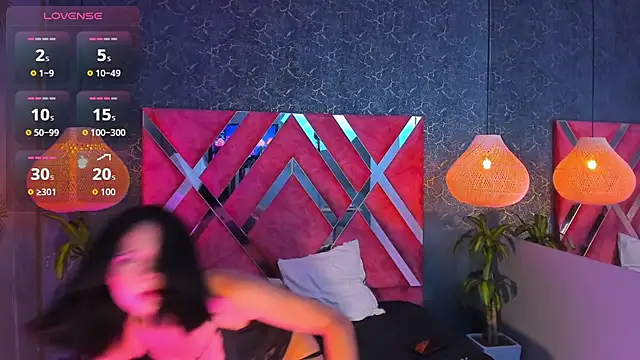 Snapshot of zorre_ chatting on 09.20.25 zorre online show from 09.20.25