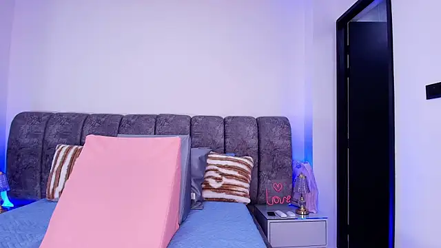 sweegirl69 online show from 11.27.25