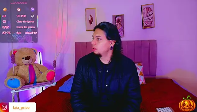 Snapshot of Laia_and_Damian chatting on 10.23.25 Laia and Damian online show from 10.23.25