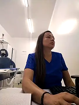 Snapshot of Madisson-04_ chatting on 10.14.25 Madisson-04 online show from 10.14.25