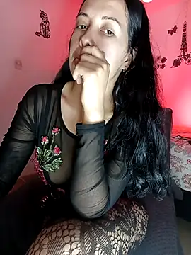 Snapshot of MiaForever1 chatting on 12.20.25 MiaForever1 online show from 12.20.25