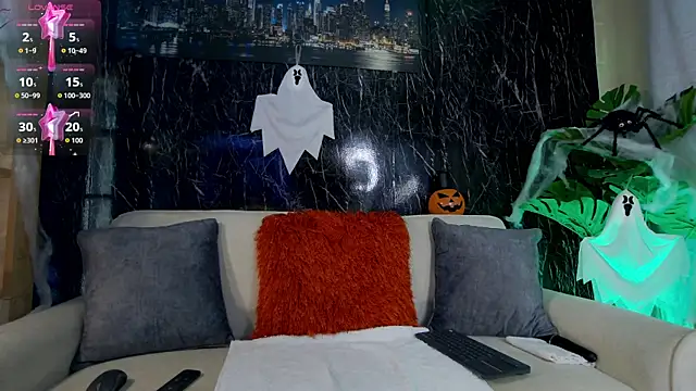 Snapshot of Emily_Foxx01 chatting on 10.21.25 Emily Foxx01 online show from 10.21.25