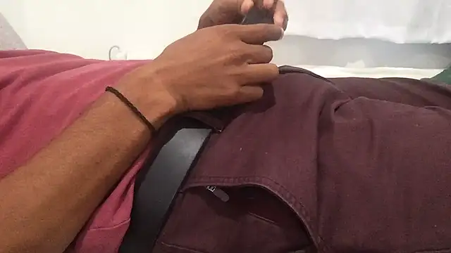 Snapshot of Pomloposho chatting on 10.22.25 Pomloposho online show from 10.22.25