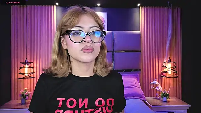 AlanaWalker9 online show from 04.15.26