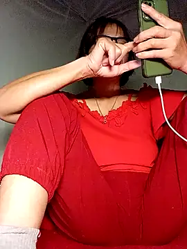 Snapshot of Ella3838 chatting on 11.21.25 Ella3838 online show from 11.21.25