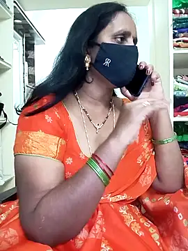 Snapshot of Mee_harini-telugupilla chatting on 10.19.25 Mee harini-telugupilla online show from 10.19.25