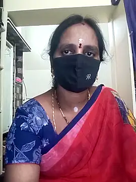 Snapshot of Mee_harini-telugupilla chatting on 10.31.25 Mee harini-telugupilla online show from 10.31.25