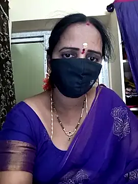 Snapshot of Mee_harini-telugupilla chatting on 11.13.25 Mee harini-telugupilla online show from 11.13.25