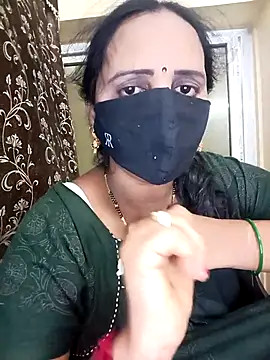 Snapshot of Mee_harini-telugupilla chatting on 12.04.25 Mee harini-telugupilla online show from 12.04.25
