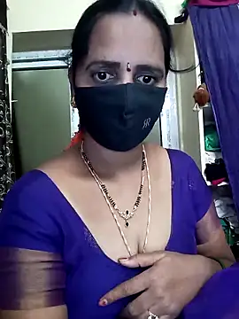 Snapshot of Mee_harini-telugupilla chatting on 12.15.25 Mee harini-telugupilla online show from 12.15.25