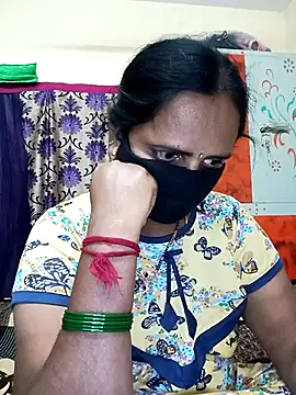 Snapshot of Mee_harini-telugupilla chatting on 12.15.25 Mee harini-telugupilla online show from 12.15.25