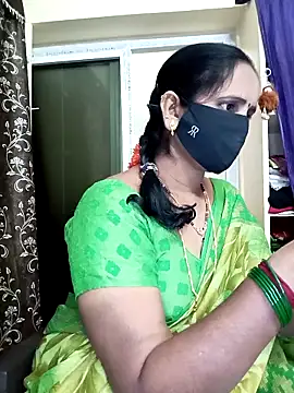 Snapshot of Mee_harini-telugupilla chatting on 12.16.25 Mee harini-telugupilla online show from 12.16.25