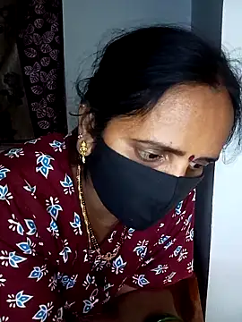 Snapshot of Mee_harini-telugupilla chatting on 12.17.25 Mee harini-telugupilla online show from 12.17.25