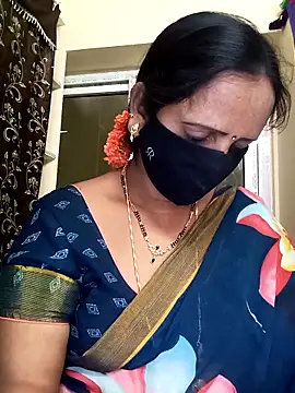 Snapshot of Mee_harini-telugupilla chatting on 12.21.25 Mee harini-telugupilla online show from 12.21.25