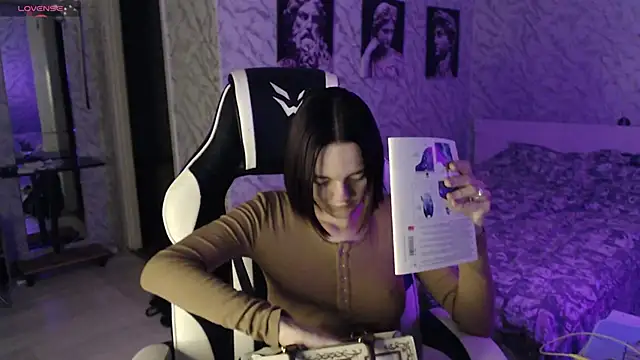 Kitti study online show from 10.09.25