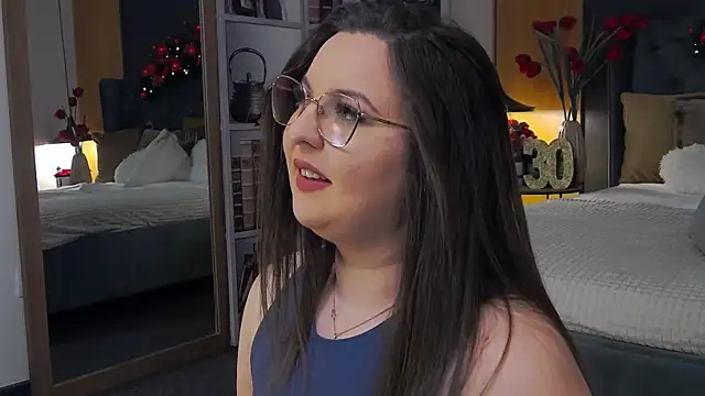 Mia Swano online show from 12.18.25