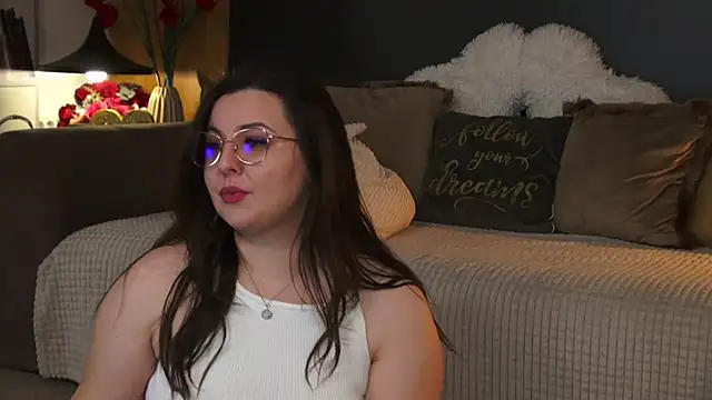 Mia Swano online show from 02.05.26