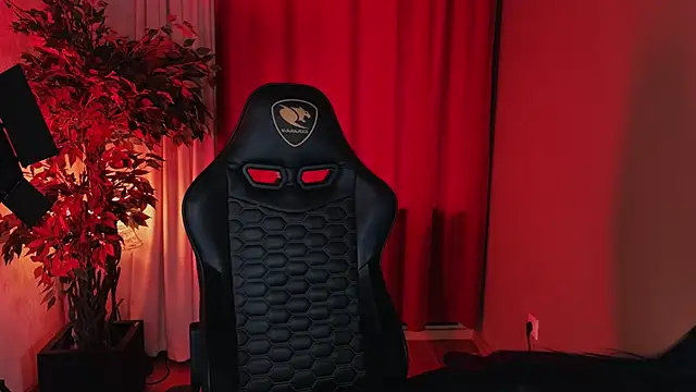 Snapshot of Jolie_Orchid chatting on 10.15.25 Jolie Orchid online show from 10.15.25