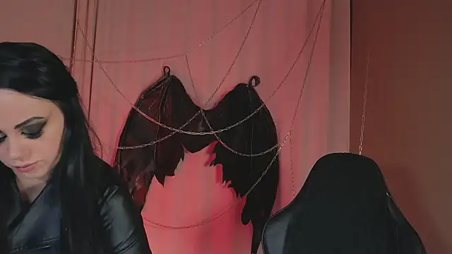 Snapshot of Jolie_Orchid chatting on 10.31.25 Jolie Orchid online show from 10.31.25