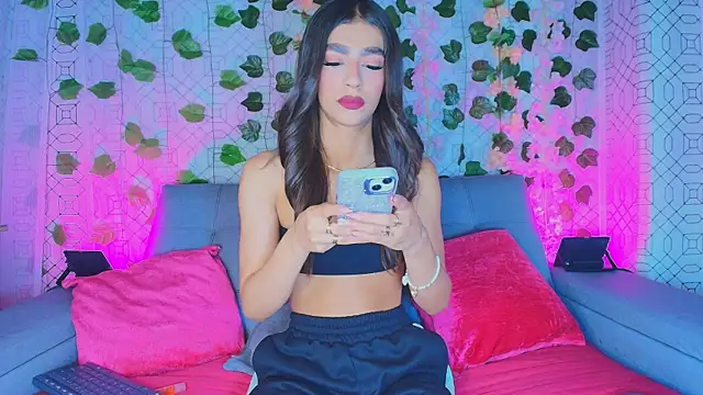 collet 1 online show from 09.28.25