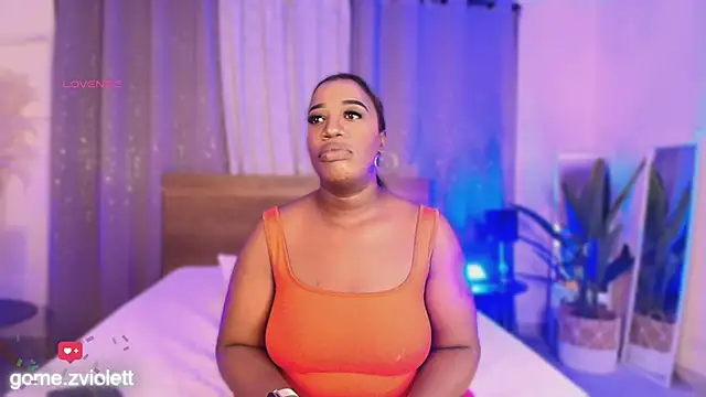 Snapshot of ViolettGomez_93 chatting on 10.31.25 ViolettGomez 93 online show from 10.31.25