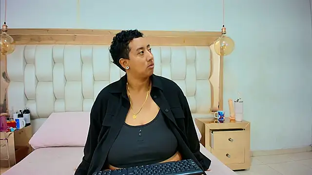 Snapshot of TiffantyAndStacy chatting on 02.15.26 TiffantyAndStacy online show from 02.15.26