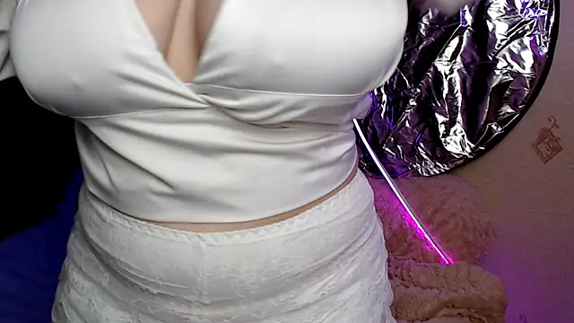 Snapshot of MillyBoo0 chatting on 12.03.25 MillyBoo0 online show from 12.03.25