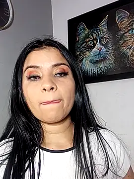 ValerieLove  online show from 11.06.25