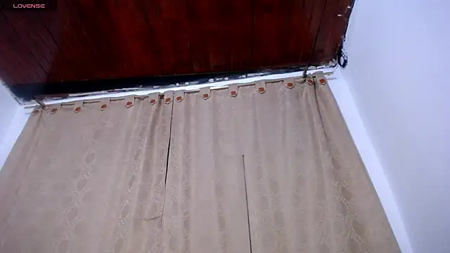 DaraKat18 online show from 04.18.26