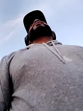 Snapshot of tripping385 chatting on 09.15.25 tripping385 online show from 09.15.25