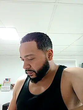 Snapshot of tripping385 chatting on 11.15.25 tripping385 online show from 11.15.25