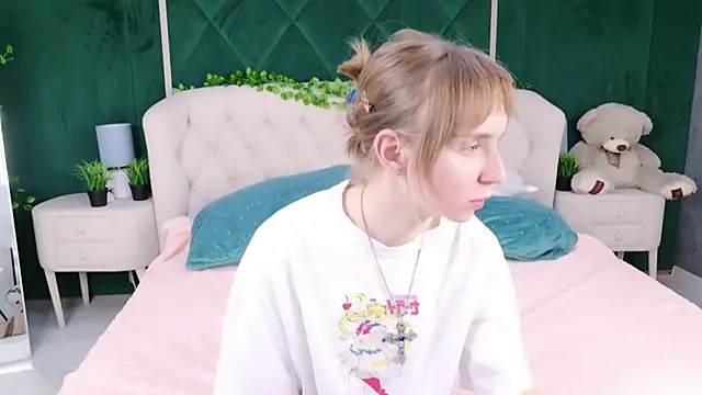 Beverly Gomes online show from 10.08.25