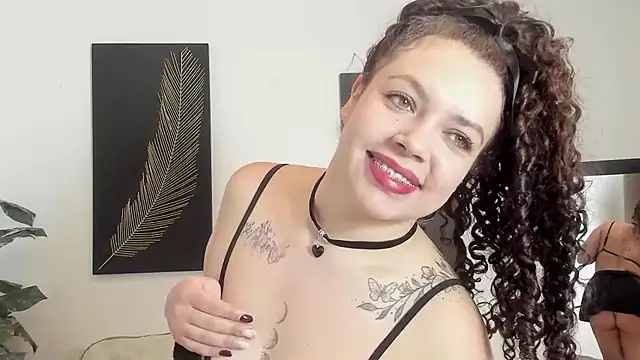 Snapshot of RubyStrong chatting on 10.01.25 RubyStrong online show from 10.01.25