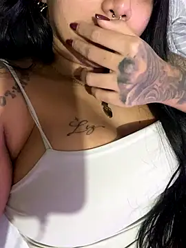 Snapshot of danilyns chatting on 10.04.25 danilyns online show from 10.04.25