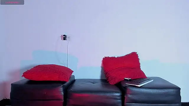 Snapshot of Dark_chanel chatting on 11.21.25 Dark chanel online show from 11.21.25