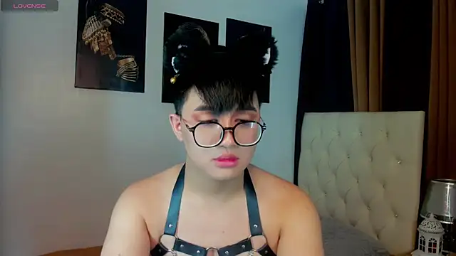 Snapshot of KentAivan chatting on 09.28.25 KentAivan online show from 09.28.25