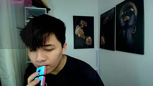 Snapshot of KentAivan chatting on 10.10.25 KentAivan online show from 10.10.25