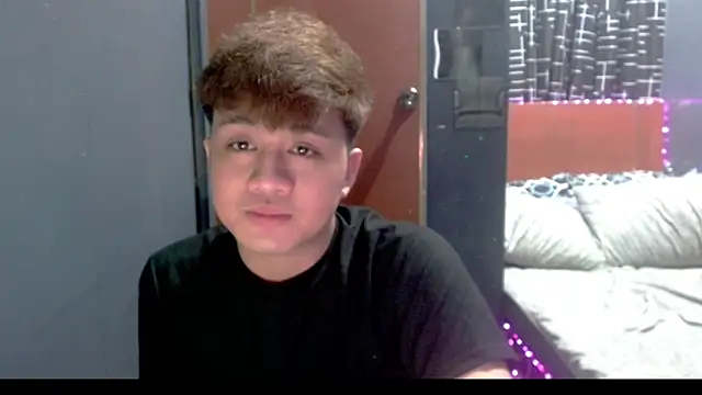 Snapshot of KentAivan chatting on 02.04.26 KentAivan online show from 02.04.26