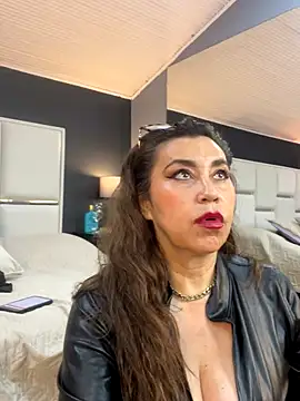 Snapshot of Samantha_Milf__ chatting on 09.13.25 Samantha Milf online show from 09.13.25