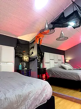 Snapshot of Samantha_Milf__ chatting on 10.24.25 Samantha Milf online show from 10.24.25