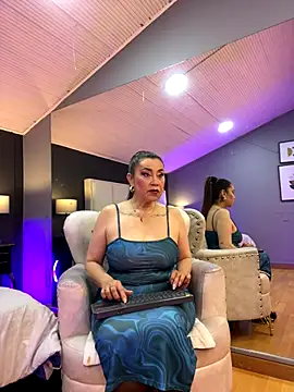 Snapshot of Samantha_Milf__ chatting on 11.09.25 Samantha Milf online show from 11.09.25