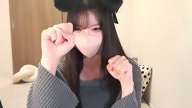 Snapshot of moka-neko chatting on 10.21.25 moka-neko online show from 10.21.25