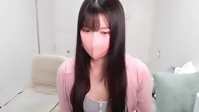 Snapshot of moka-neko chatting on 11.12.25 moka-neko online show from 11.12.25