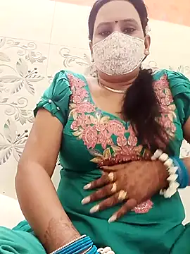 Snapshot of Your-vipasha chatting on 10.13.25 Your-vipasha online show from 10.13.25